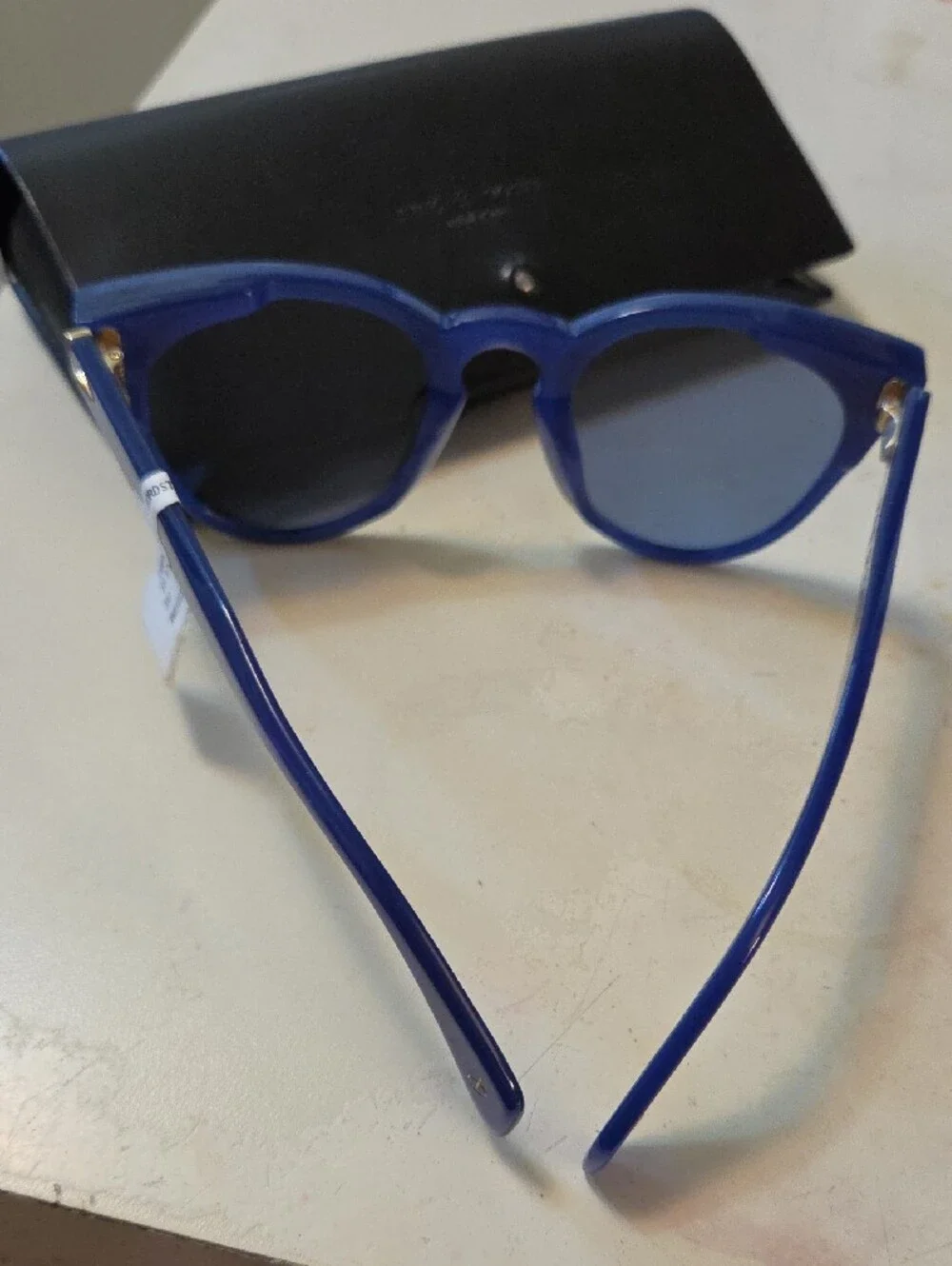 rag & bone Blue Cat-Eye Sunglasses with Black Case